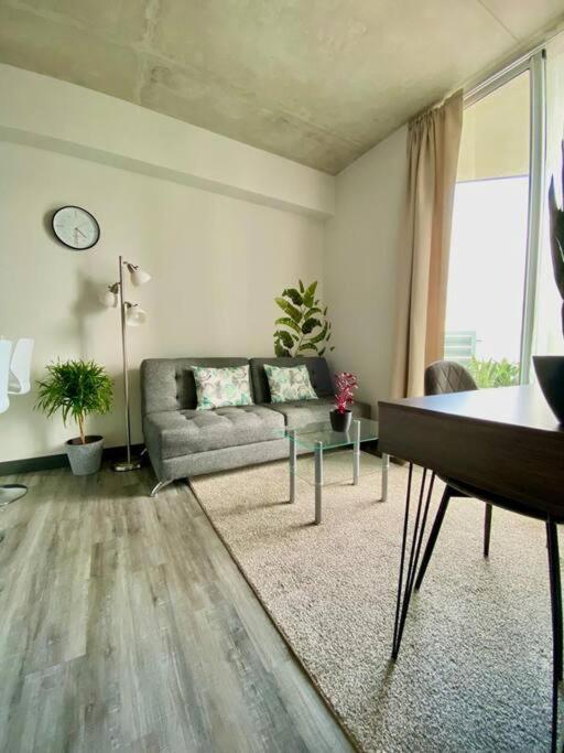 Apartment Cozy & Modern - Near The Airport *
